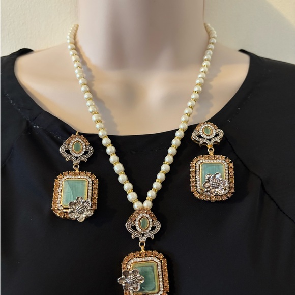 Salwar Kameez Jewelry - Elegant Pearl and Green Stone Necklace with earrings